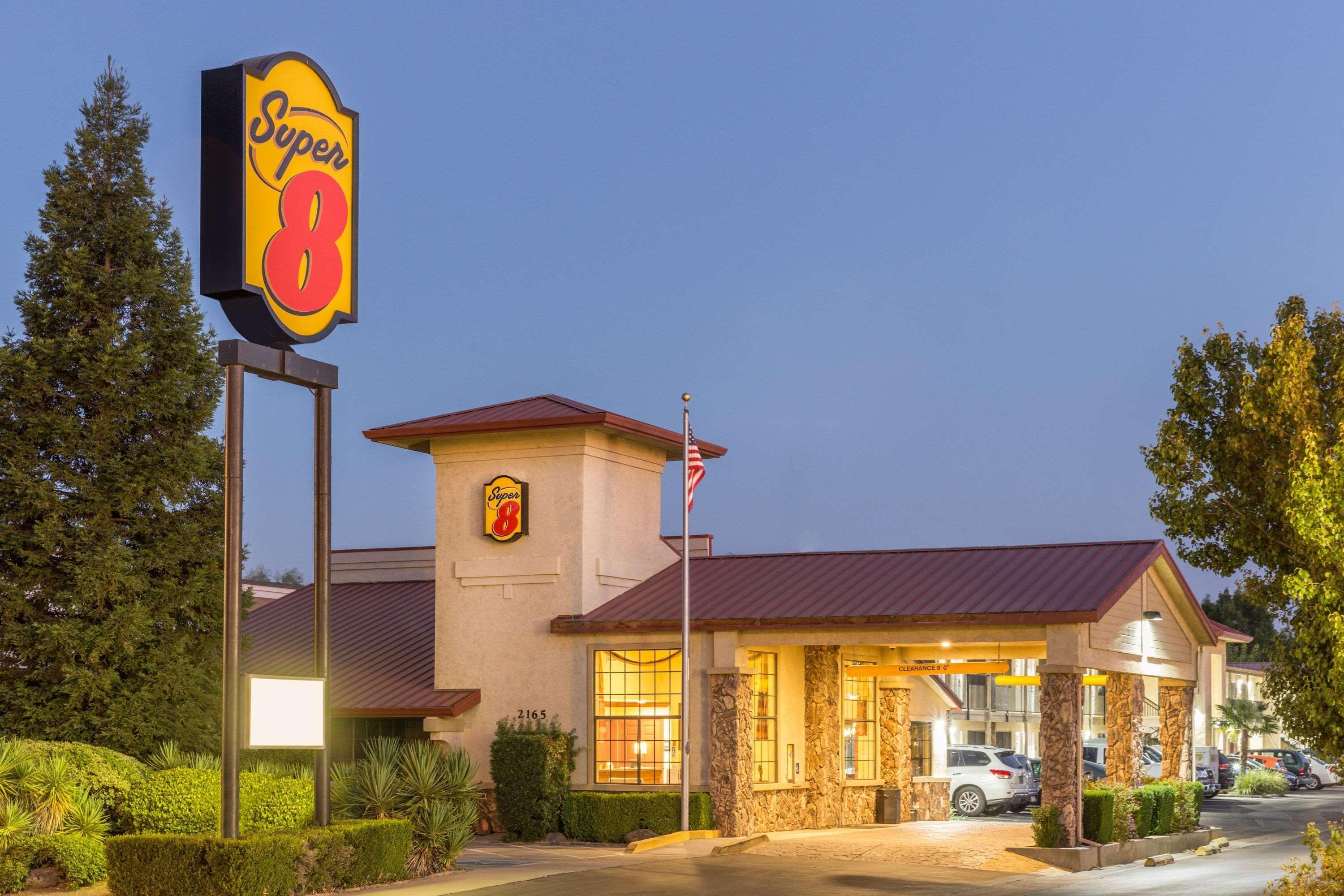 Super 8 By Wyndham Corning Motel Exterior photo